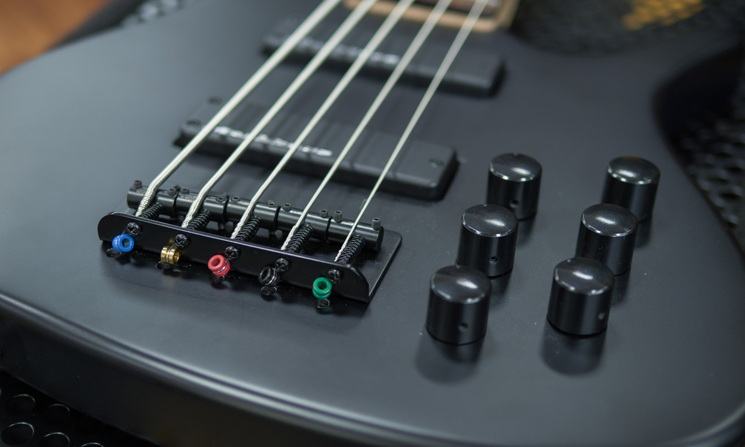 Markbass MB Gloxy Black Panther 5 BK RW (fot. Markbass)