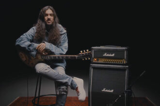 Marshall Studio 900 & Danny Dela Cruz (fot. YouTube / Marshall)