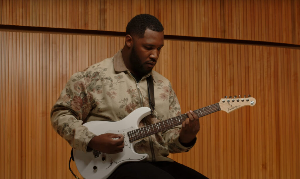 Cam Griffin & Yamaha Pacifica Standard Plus (fot. YouTube / Yamaha Guitars)