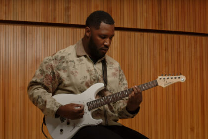 Cam Griffin & Yamaha Pacifica Standard Plus (fot. YouTube / Yamaha Guitars)