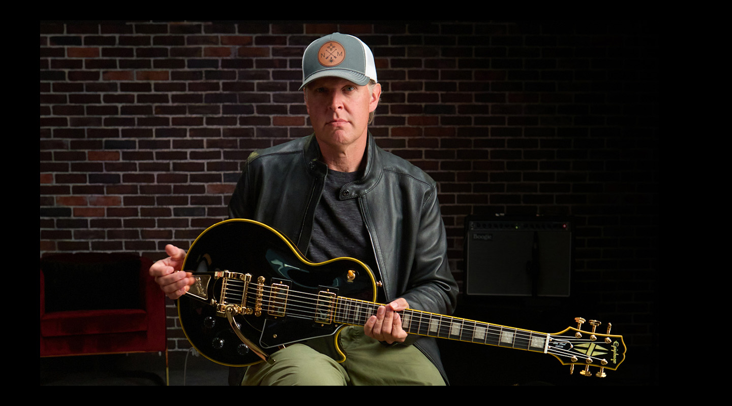 Joe Bonamassa ze swoim nowym modelem Epiphone ’59 Les Paul Custom (fot. Epiphone)