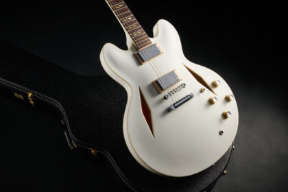 Gibson Custom Dave Grohl DG-335 Limited Edition (fot. Gibson)