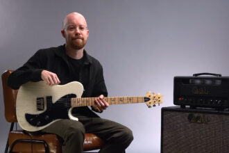 Dylan Adams & PRS SE NF 53 (fot. YouTube / PRS Guitars)