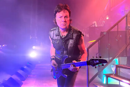 Andy Larocque (fot. YouTube / ESP Guitars USA)