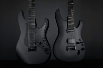 Ibanez AZ41B1-BKF i S721RB-BKF (fot. Ibanez)
