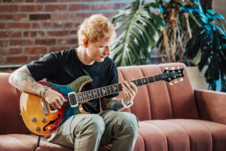 PRS SE Ed Sheeran Hollowbody I Piezo Baritone (fot. PRS Guitars)