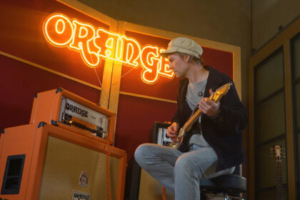 Mike Moore & Orange OR60 (fot. YouTube / Orange Amps)