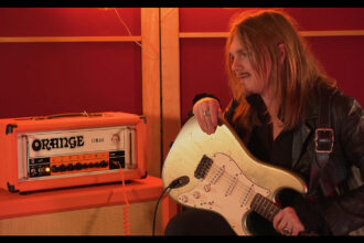 Chris Turpin & Orange OR60 (fot. YouTube / Orange Amps)