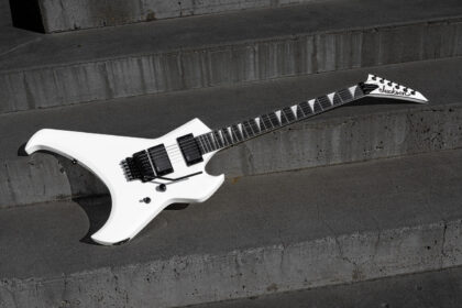 Jackson Pro Series Signature Rob Cavestany Death Angel Snow White (fot. Jackson)