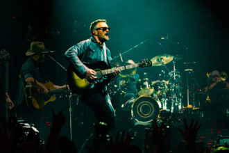 Epiphone Eric Church Hummingbird Dark (fot. Epiphone)