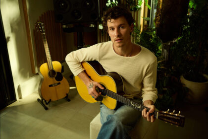 Shawn Mendes (fot. C. F. Martin & Co.)