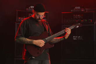 Rodney Dudum & LTD TH-400 Scarlet Metallic (fot. ESP Guitars)