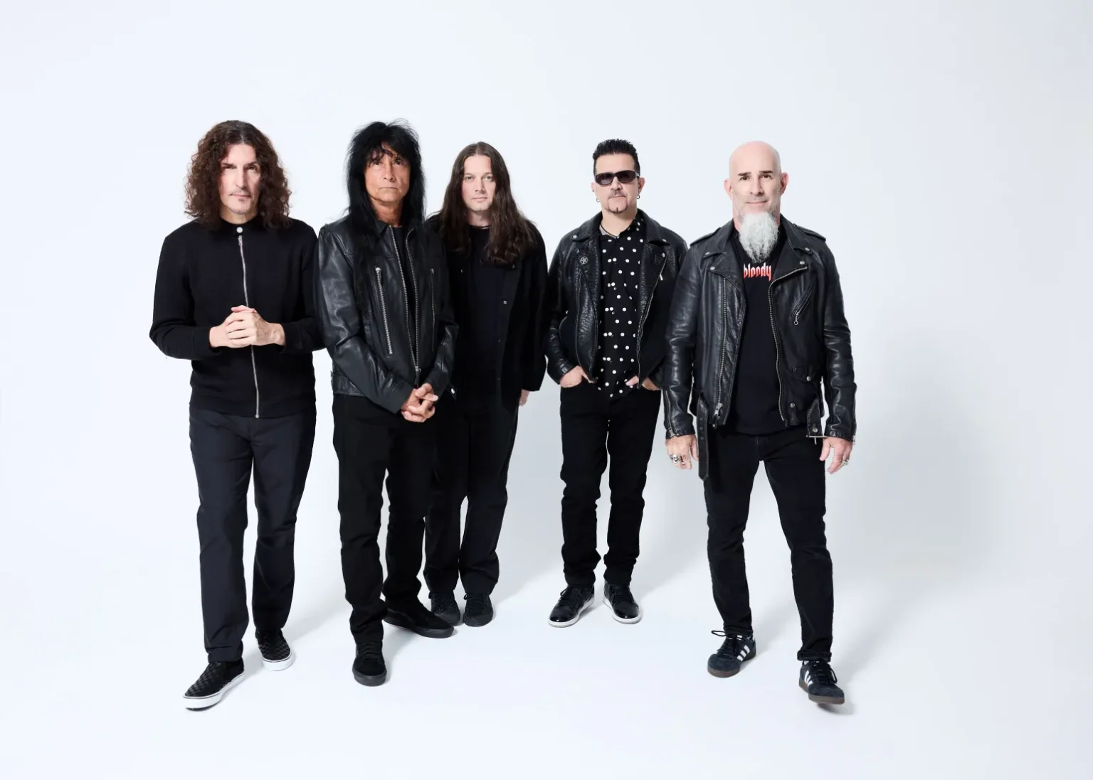 Anthrax. Od lewej: Frank Bello, Joey Belladonna, Jonathan Donais, Charlie Benante i Scott Ian. Fot. Travis Shinn.