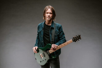 Myles Kennedy × PRS (fot. PRS Guitars)
