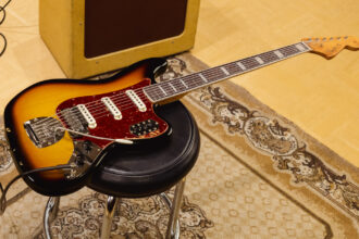 Fender Limited Edition George Harrison 1967 Bass VI (fot. Fender)